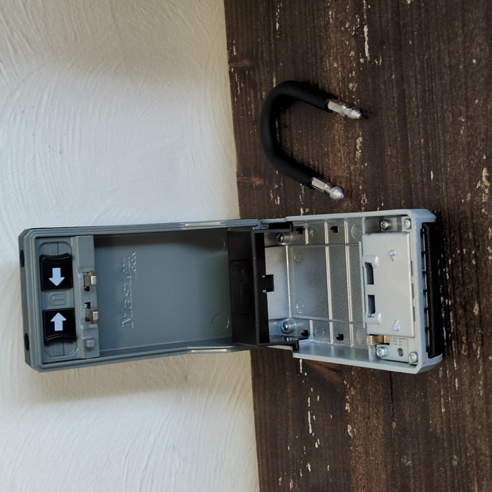 Master Lock Key Lock Box - Picture 6 of 7